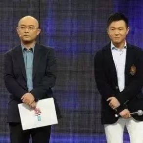 周冬雨與竇靖童最新動態(tài)，娛樂圈新星閃耀亮相